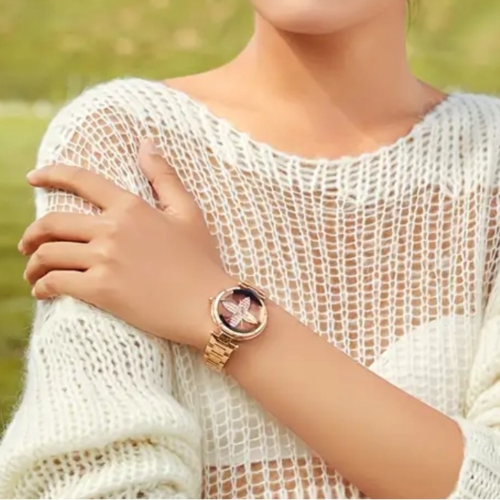 Rose Gold Quartz Watch with Sparkling 3D Four-Leaf Clover & Rhinestone Dial - Picture 8 of 10